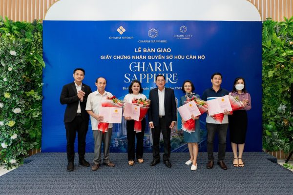 Charm Group bàn giao sổ hồng cho cư dân