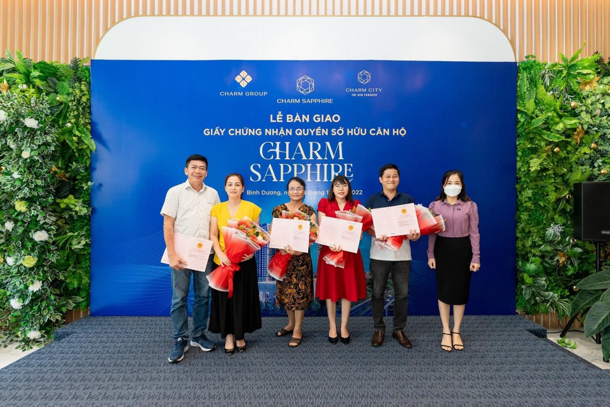 Charm Group bàn giao sổ hồng cho cư dân