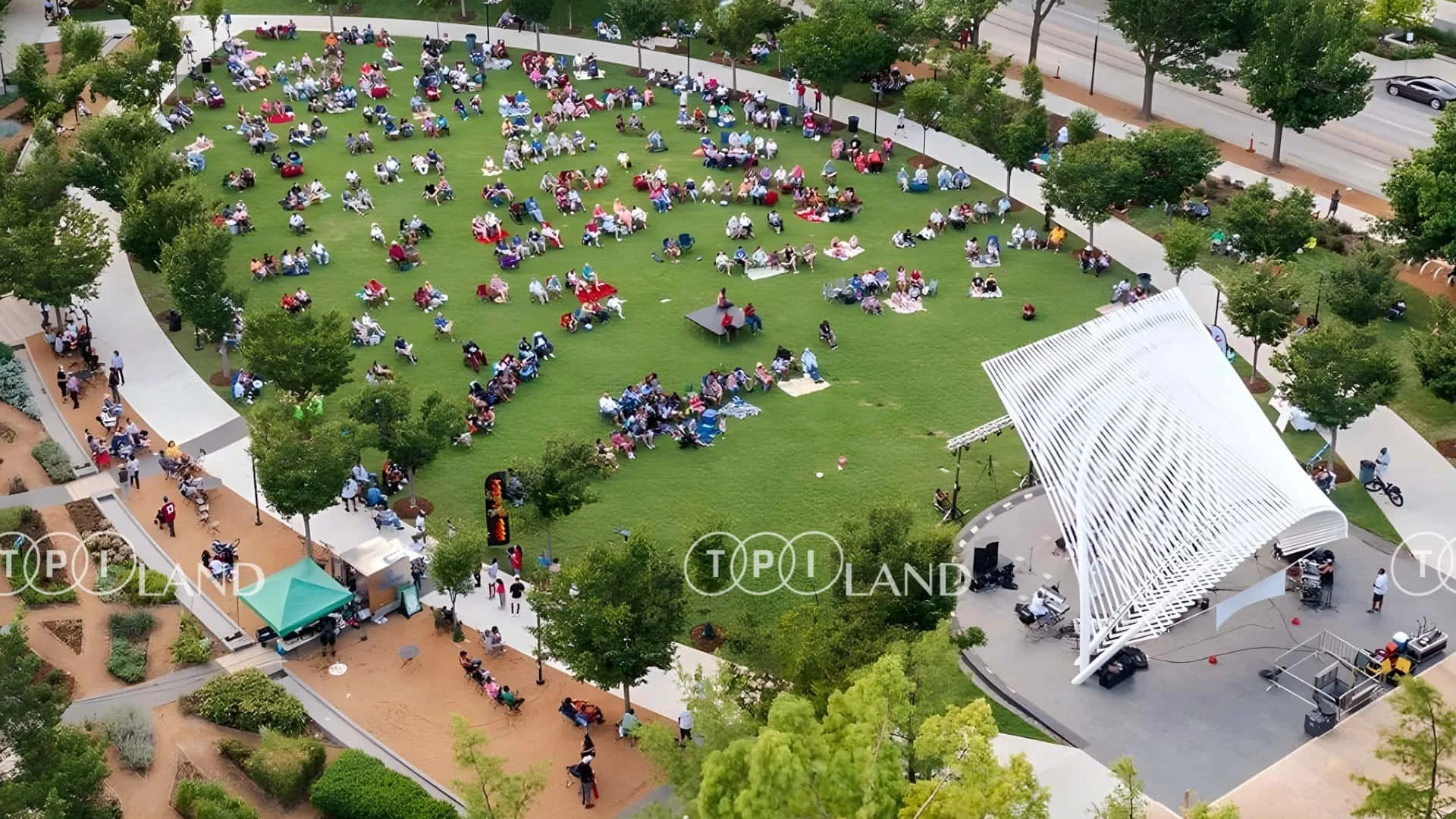 tien-ich-quang-truong-to-chuc-su-kien-du-an-thanh-phu-centre-point